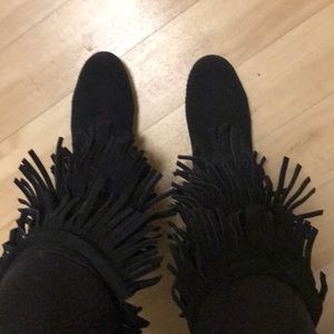 Minnetonka fringe moccasin boots